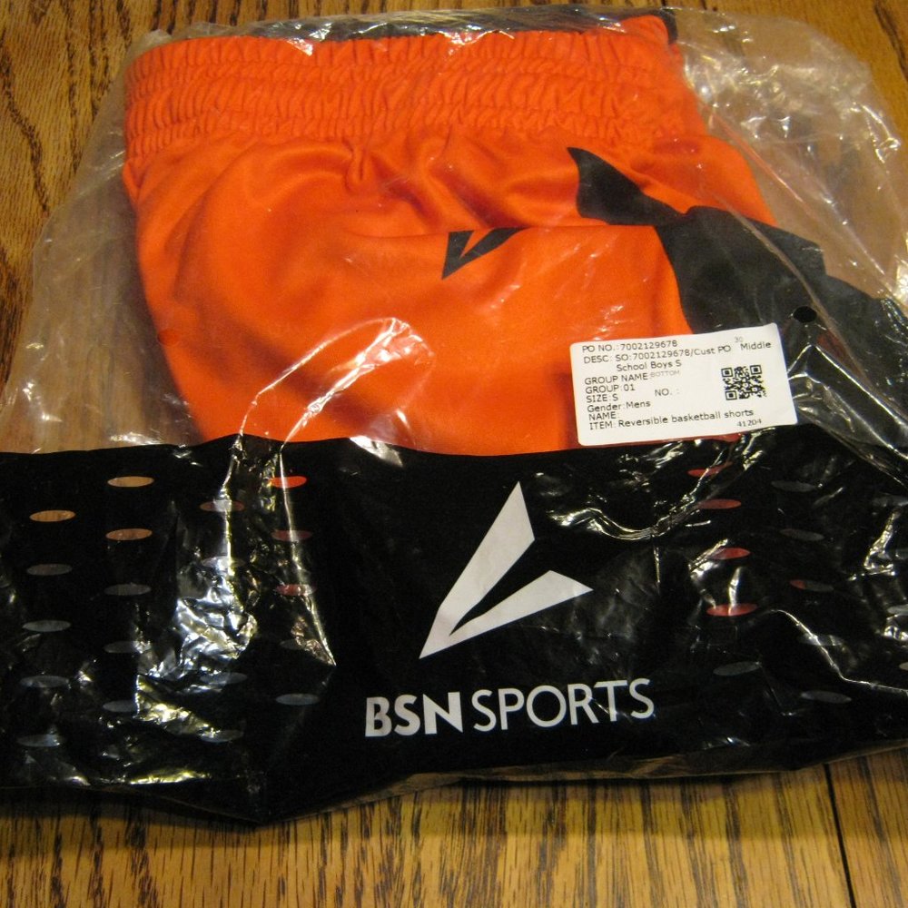 Small NWT Ben Sports Reversible Basketball Shorts Middle School Boy